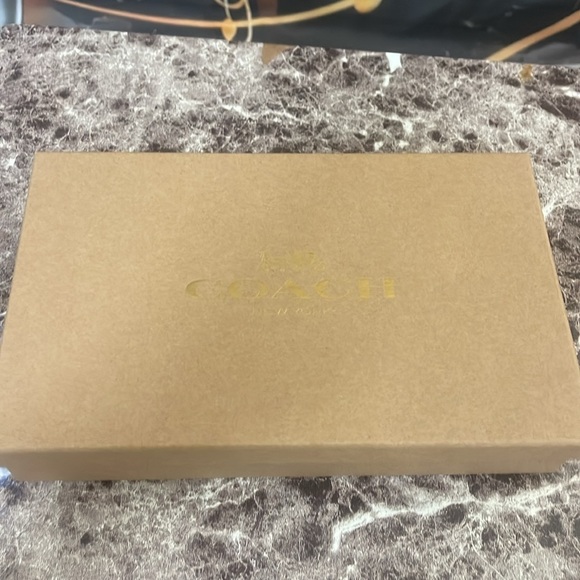 Coach Strawberry Haze patent leather wallet - Picture 3 of 6